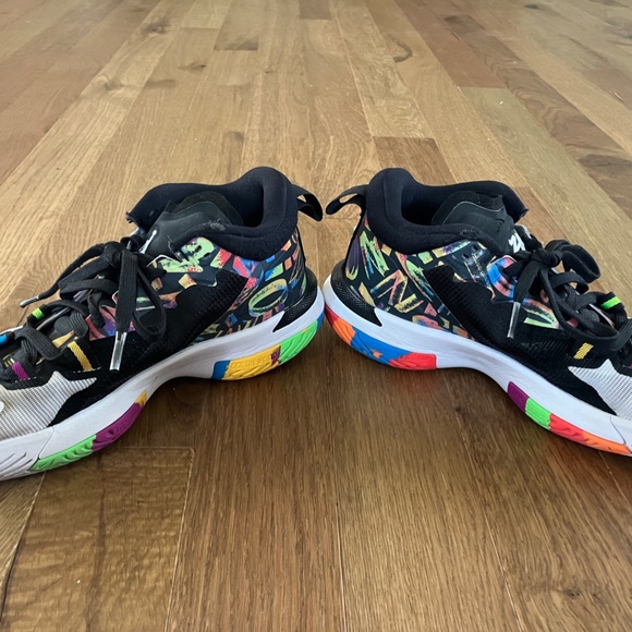 Jordan Zion 1s (Size 6Y) - Picture 5 of 5